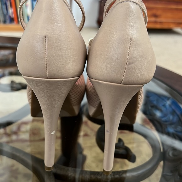 Jessica Simpson spike heels - Picture 2 of 3